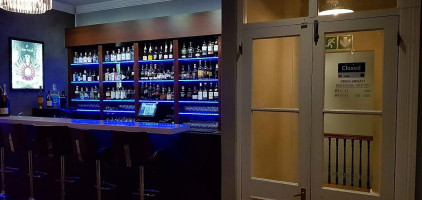 Backstreet Grill inside