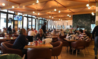 Oscars Cafe Hillcrest inside