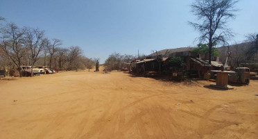 Kalahari Oasis Bush Pub outside