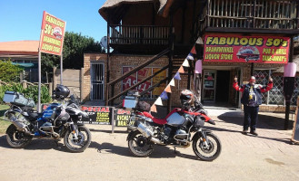 Fabulous 50's And Pub outside