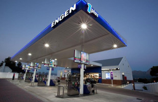 Engen Kloof Convenience Centre outside