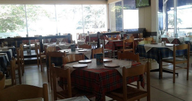 Ocean Basket Hillcrest inside