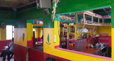 Roots Reggae Cafe outside