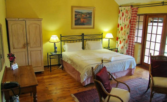 King's Grant Country Retreat inside