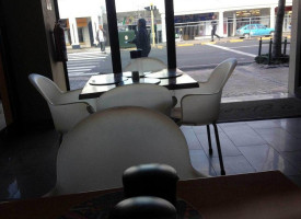 Beluchi's Woodfired Artisan Pizza outside