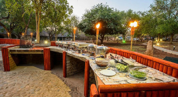 Boulders Safari Lodge outside