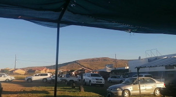 Bluegumbosch Supermarket Tarven outside