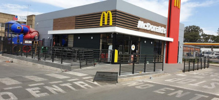 Mcdonald's Ladysmith Drive-thru outside