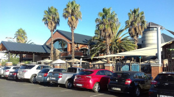 Papachinos Boksburg outside