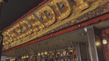 Smoke Daddy's outside