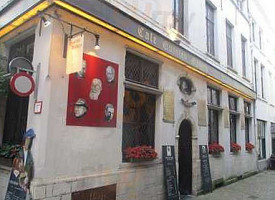 Grace Merci outside