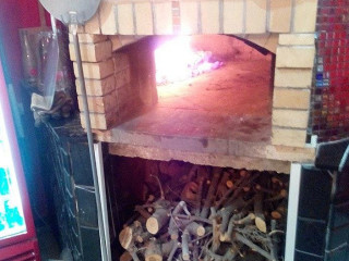 La Villa Firewood Pizza Burger