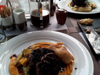 San Deck, Bar Restaurant