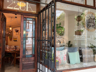 Reverie Social Table